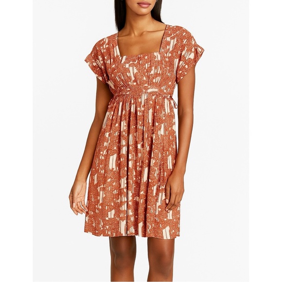 Diane Von Furstenberg | Abstract Pattern Babydoll Empired Waist Silk Mini Dress - Picture 1 of 13
